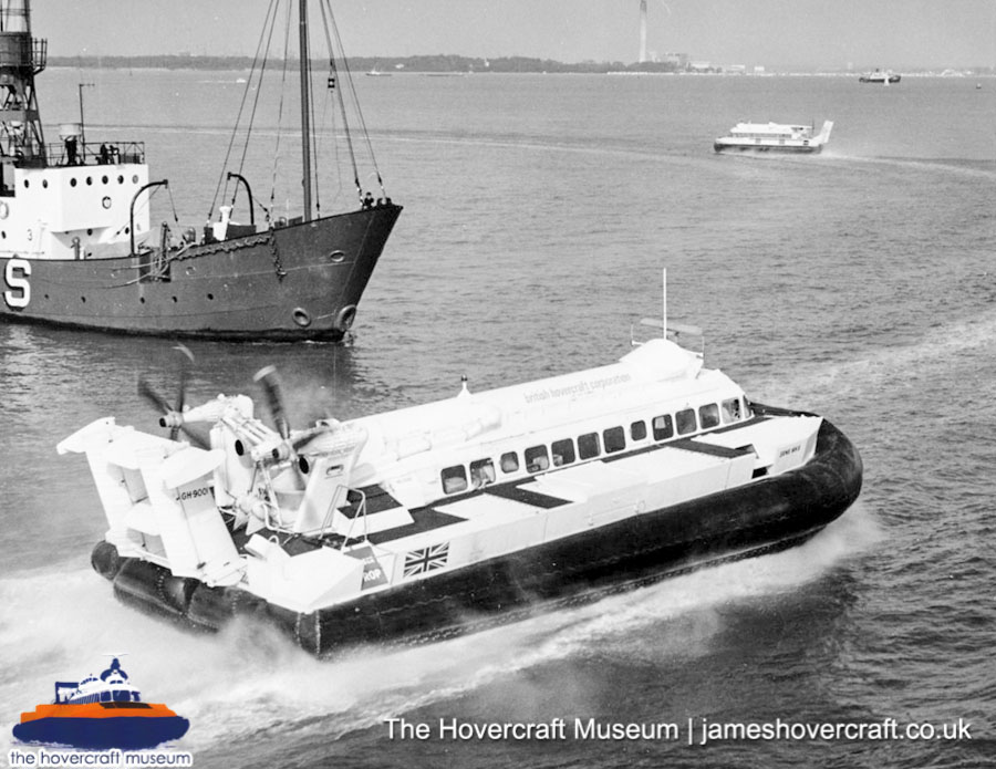 SRN6 with BHC colours -  (credit: The Hovercraft Museum Trust).